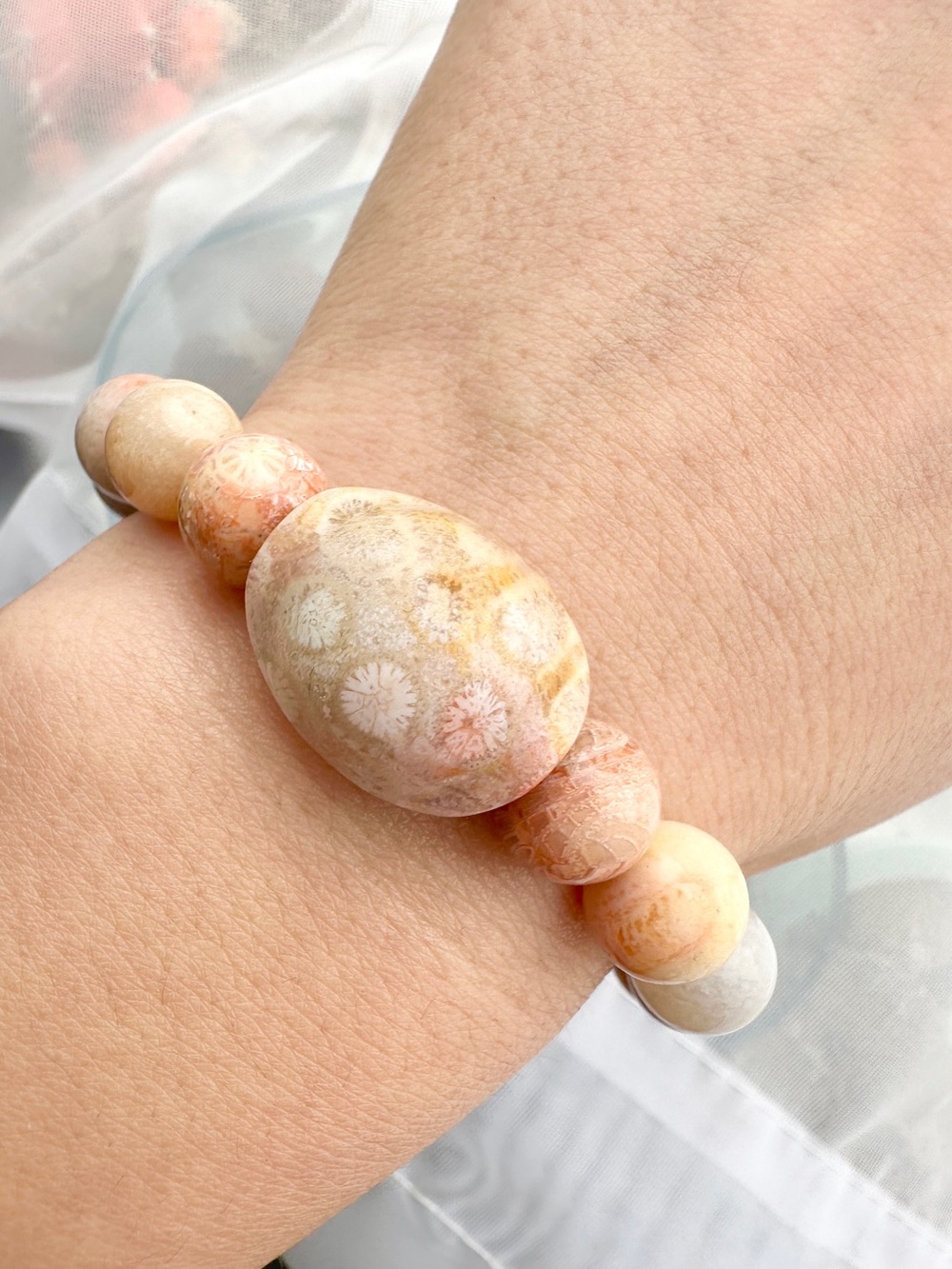 6.5 inch 9.5mm Peach Coral Jade Turtle Bracelet - Picture 3 of 5